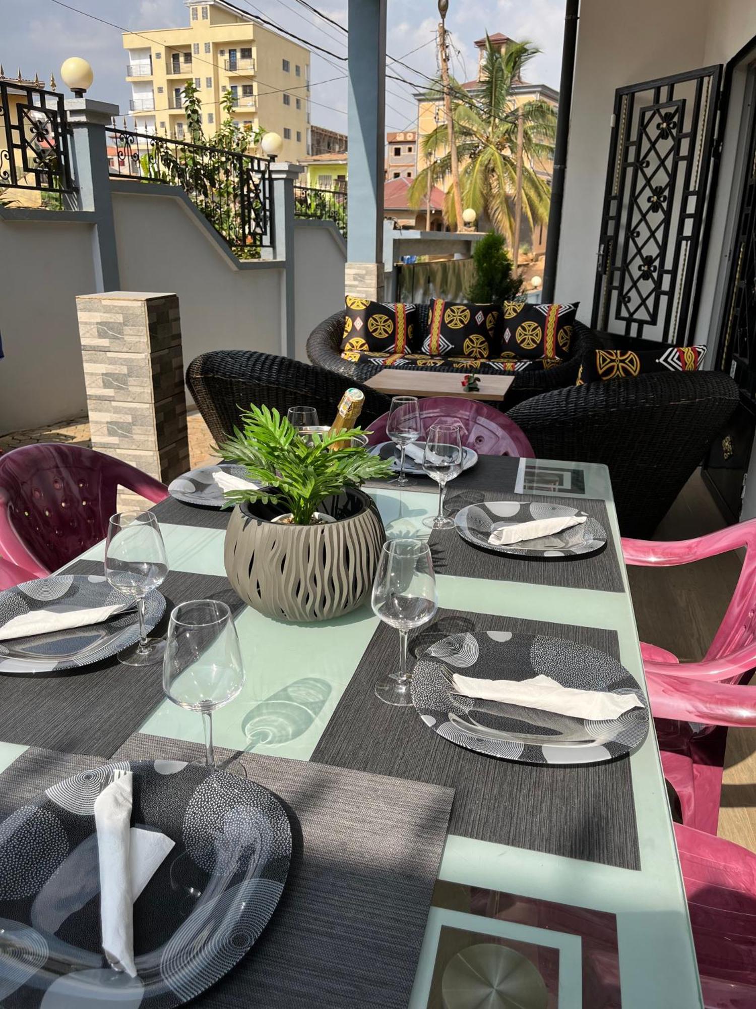 Afan Yaounde Lodge Dış mekan fotoğraf