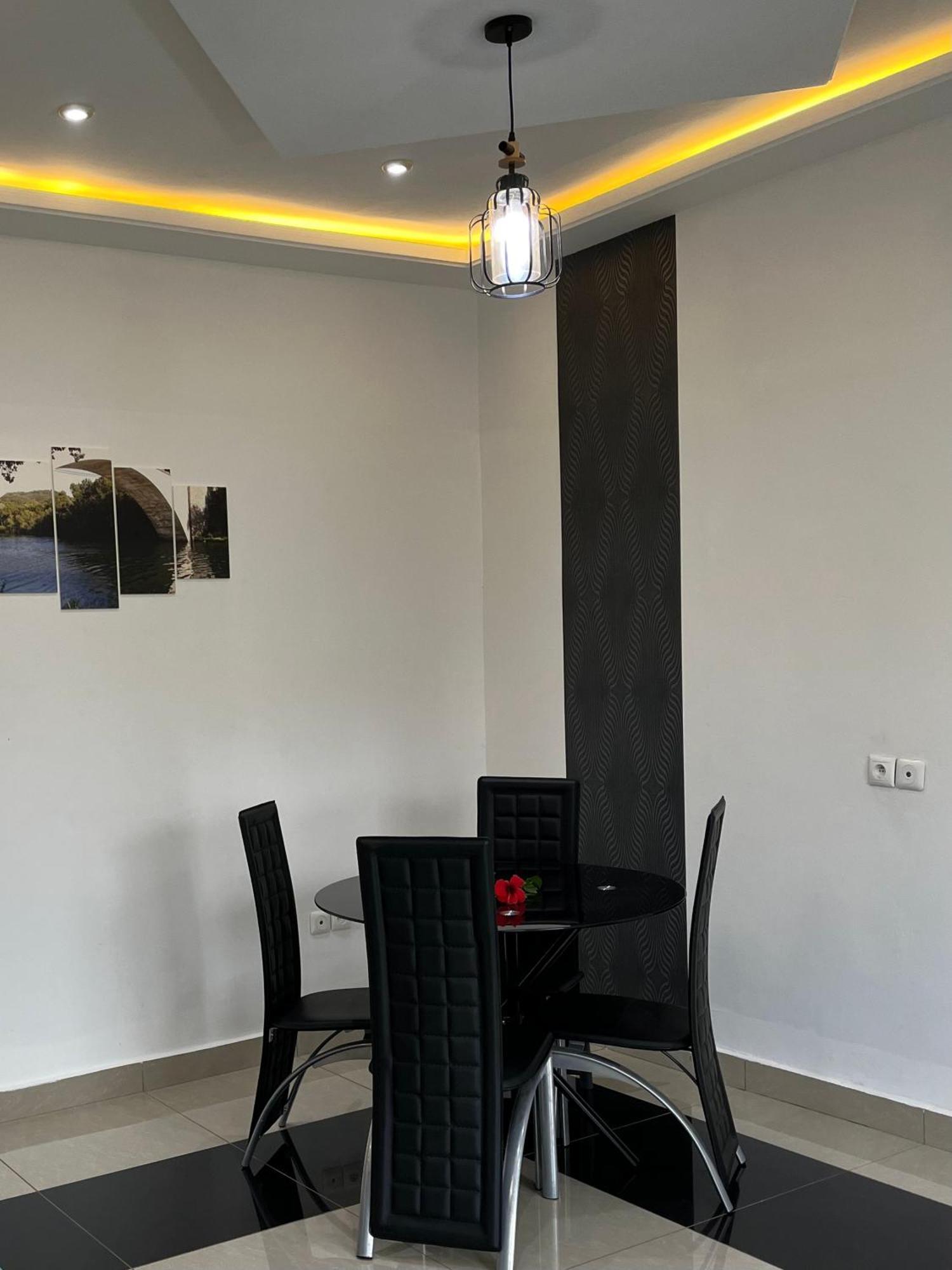 Afan Yaounde Lodge Dış mekan fotoğraf