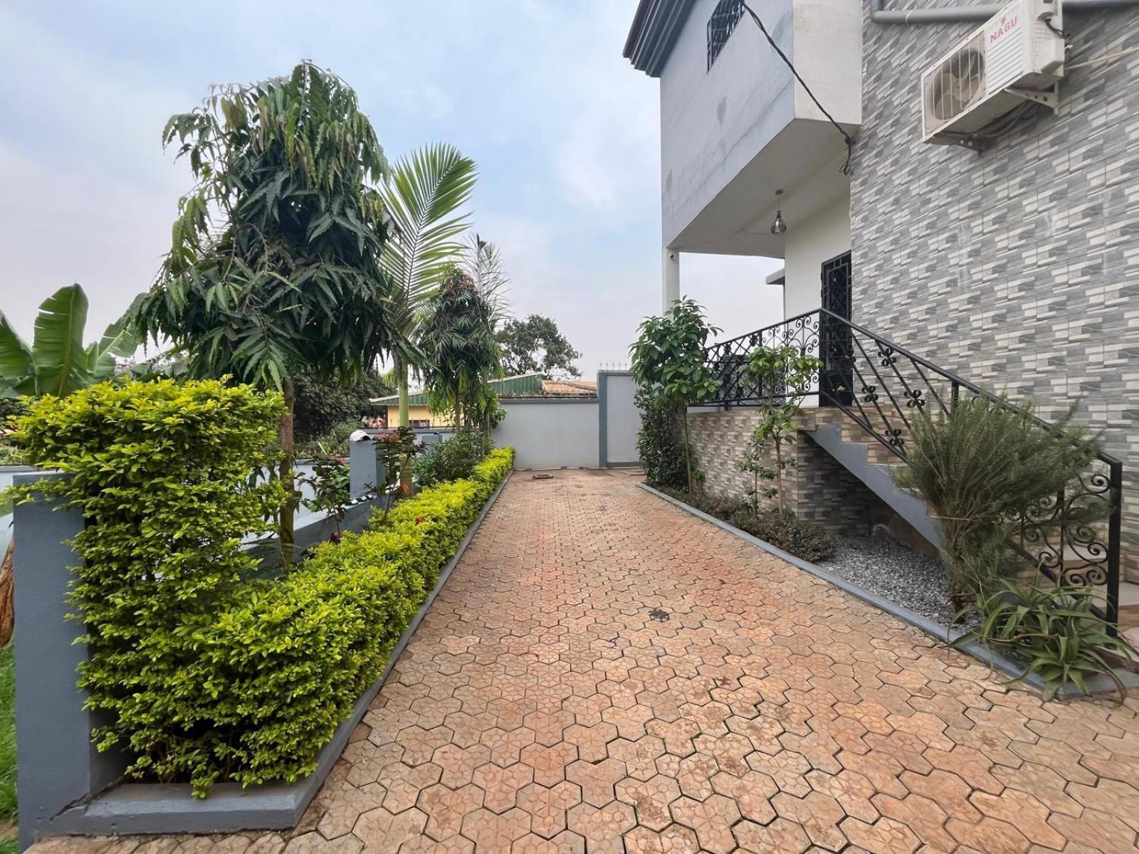 Afan Yaounde Lodge Dış mekan fotoğraf